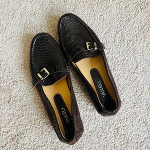 Vaneli shoes Brown Alligator Loafers Womens Size 8